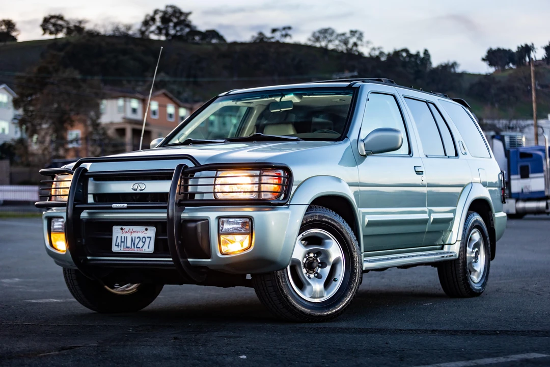 1999 Infiniti QX4 - Image 9 of 31