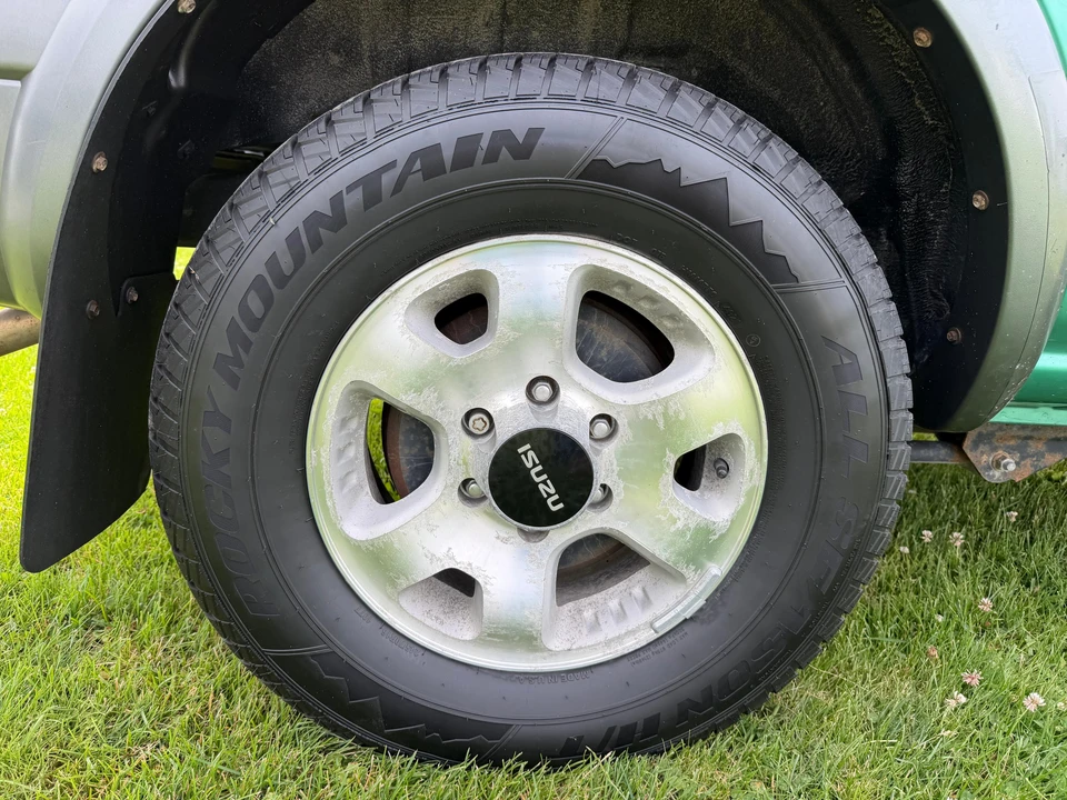 1999 Isuzu - Image 29 of 31