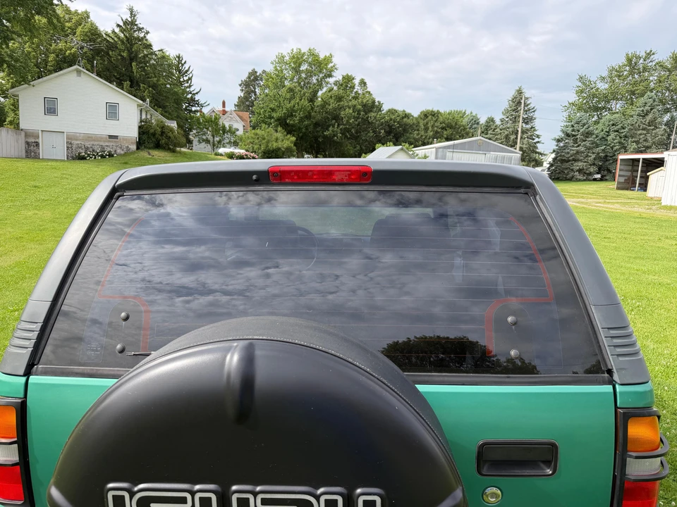 1999 Isuzu - Image 18 of 31