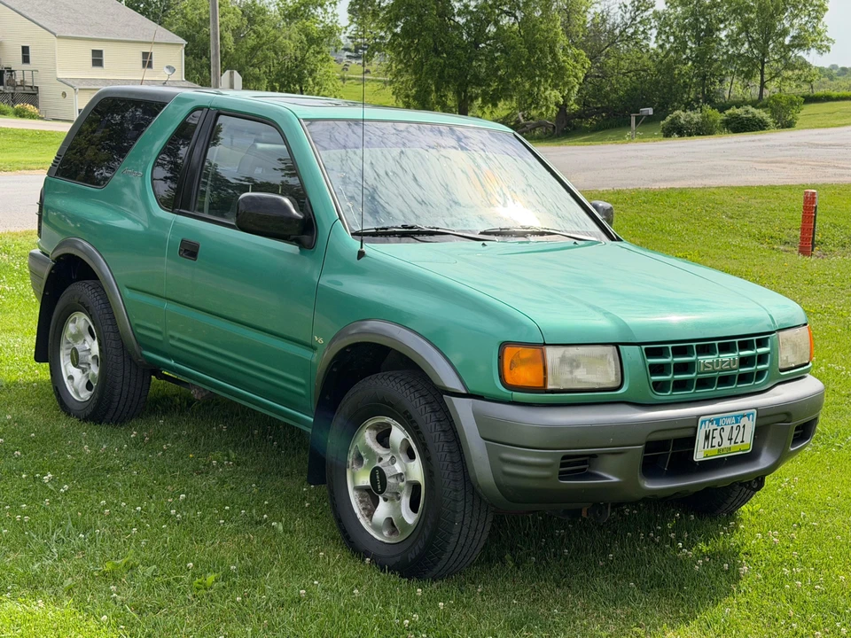 1999 Isuzu - Image 11 of 31