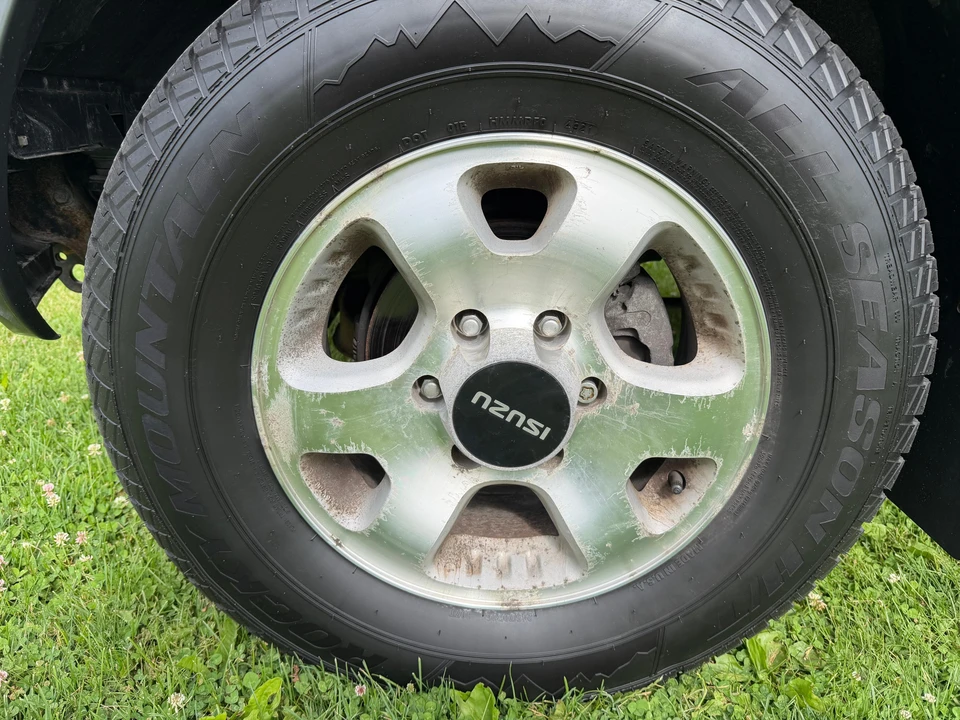 1999 Isuzu - Image 27 of 31