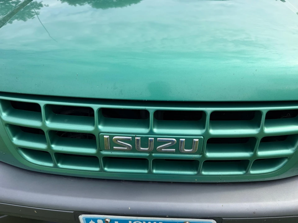 1999 Isuzu - Image 13 of 31
