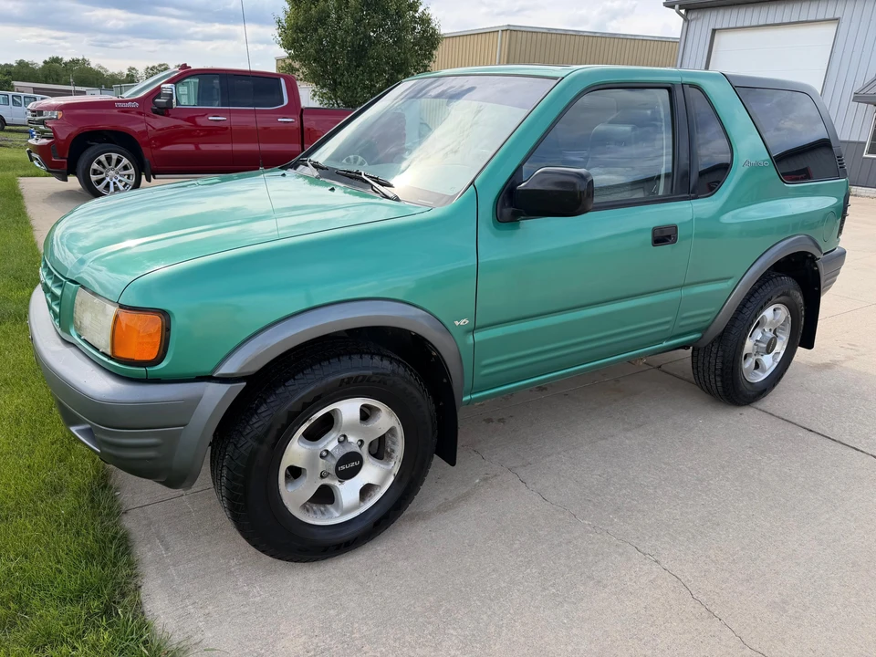 1999 Isuzu - Image 7 of 31