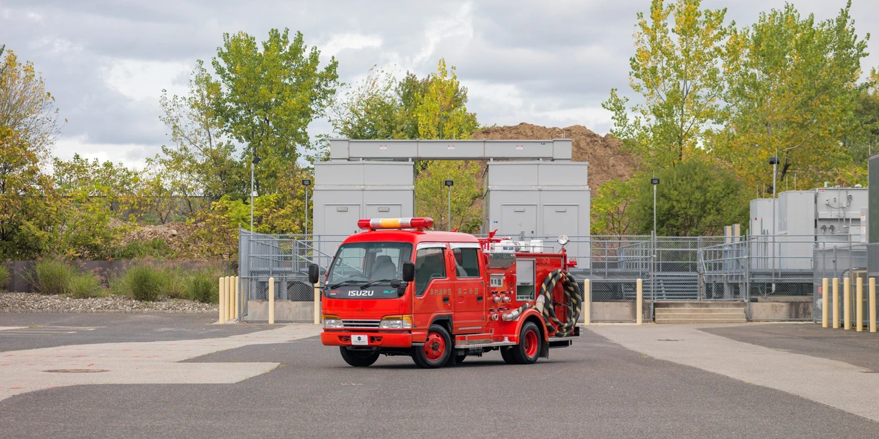 1999 Isuzu Elf - Image 2 of 31
