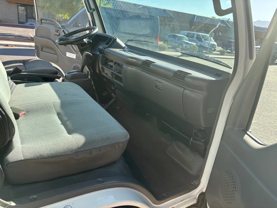 1999 Isuzu - Image 4 of 12