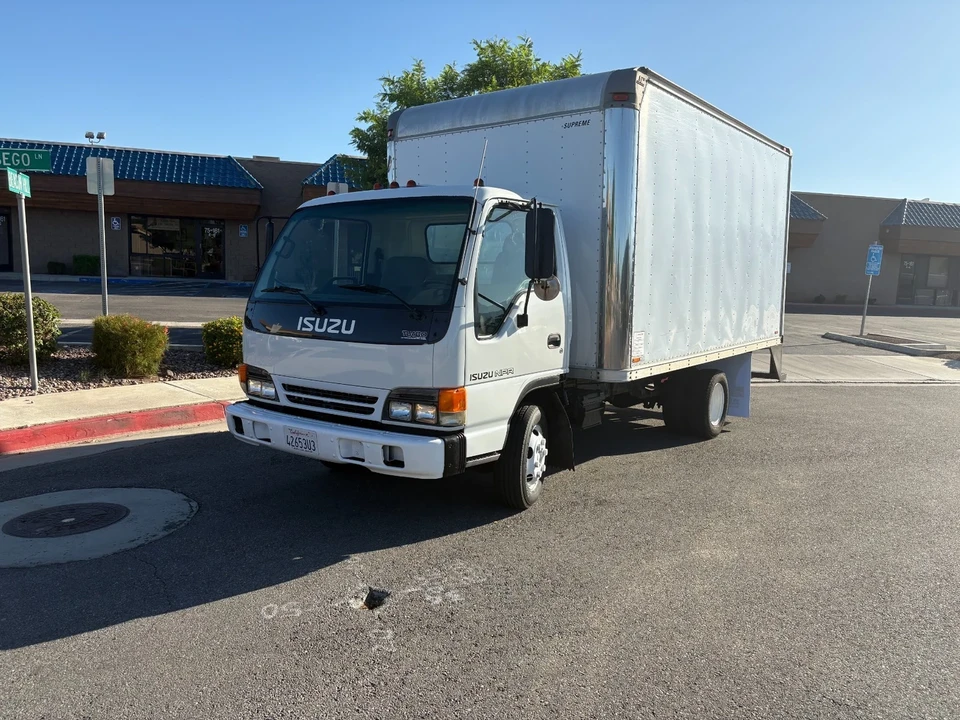 1999 Isuzu - Image 9 of 12