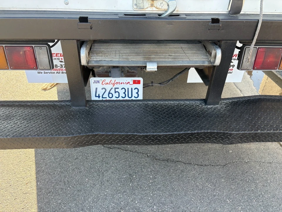 1999 Isuzu - Image 3 of 12