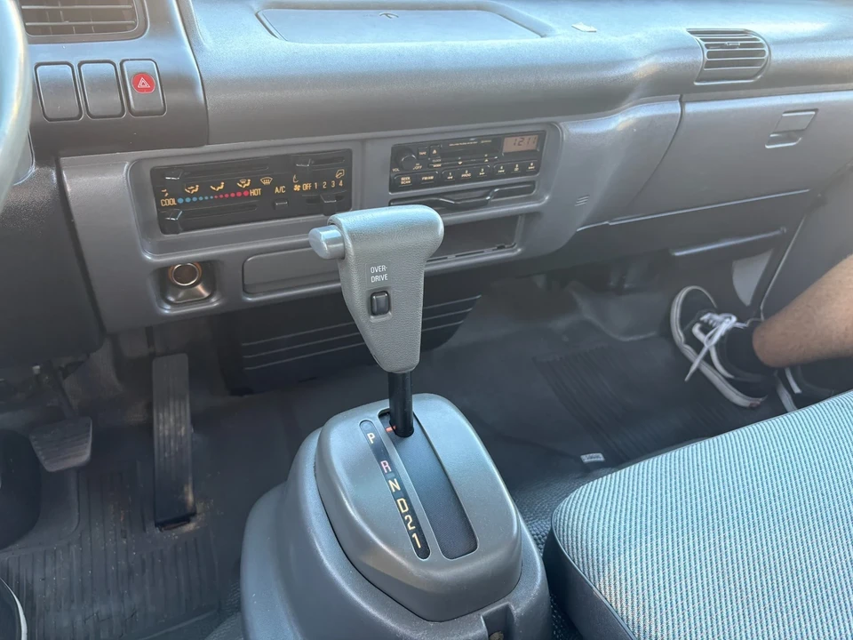 1999 Isuzu - Image 7 of 12