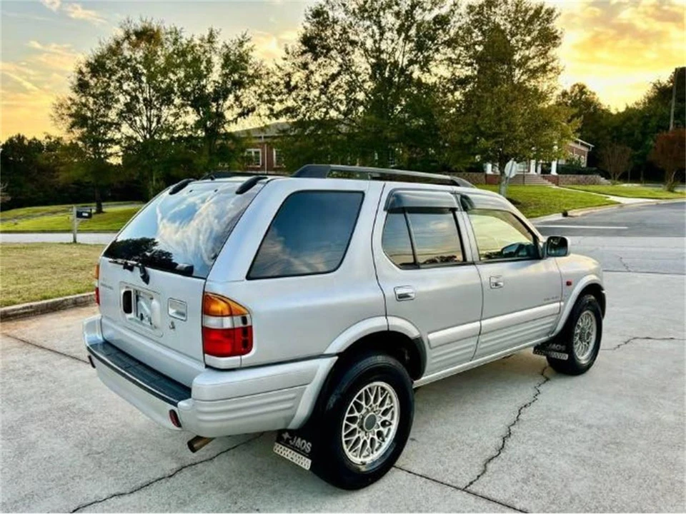 1999 Isuzu Rodeo - Image 10 of 15