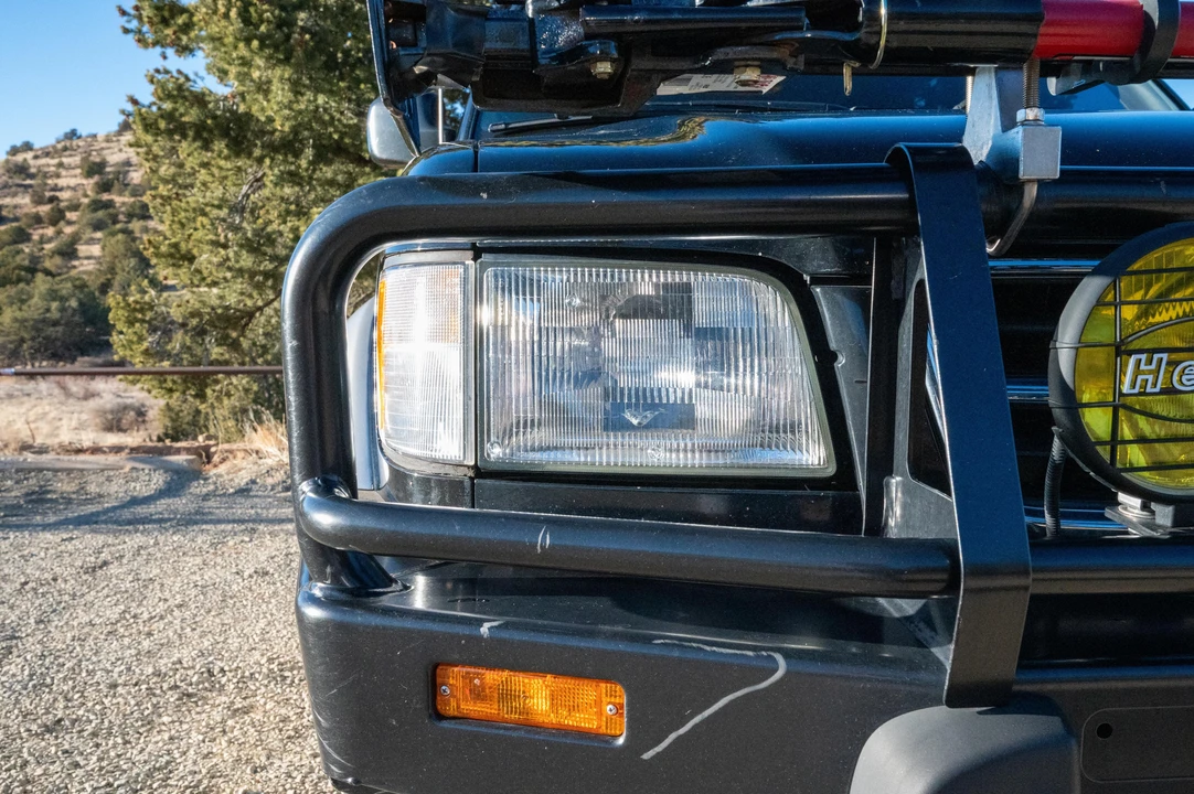 1999 Isuzu Trooper - Image 16 of 31