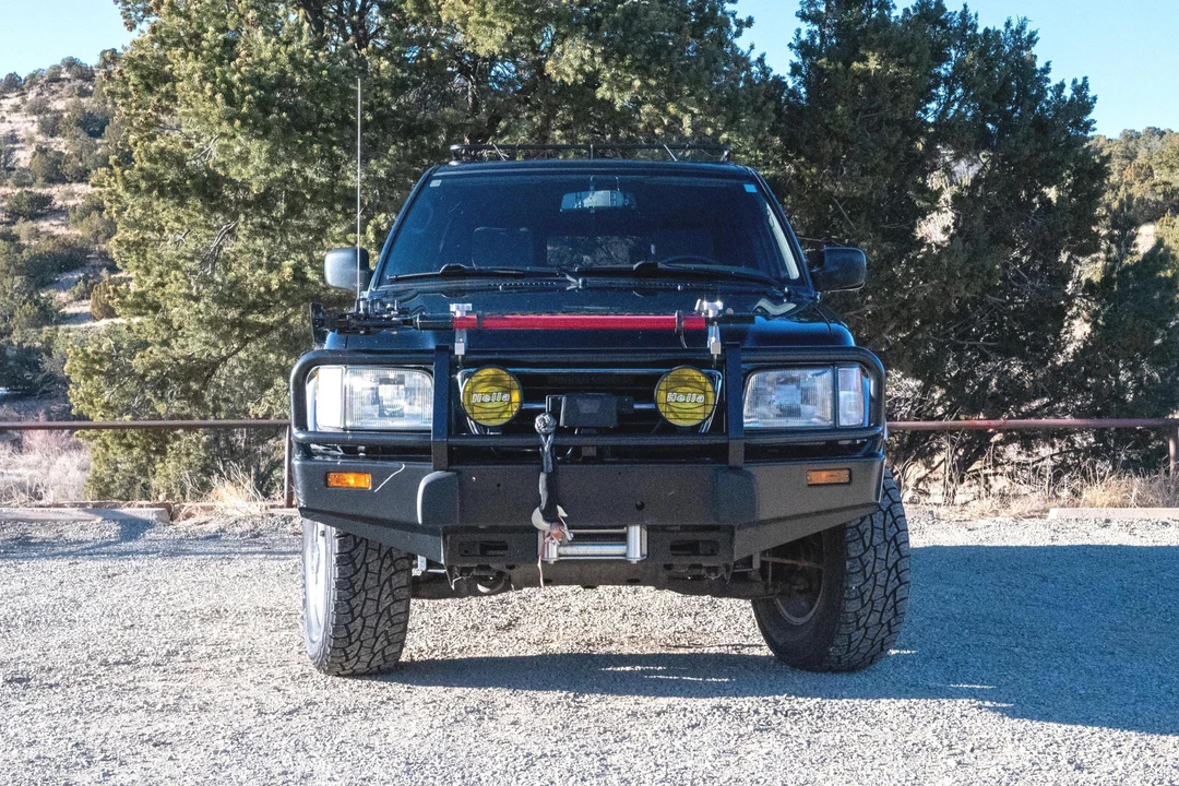 1999 Isuzu Trooper - Image 2 of 31