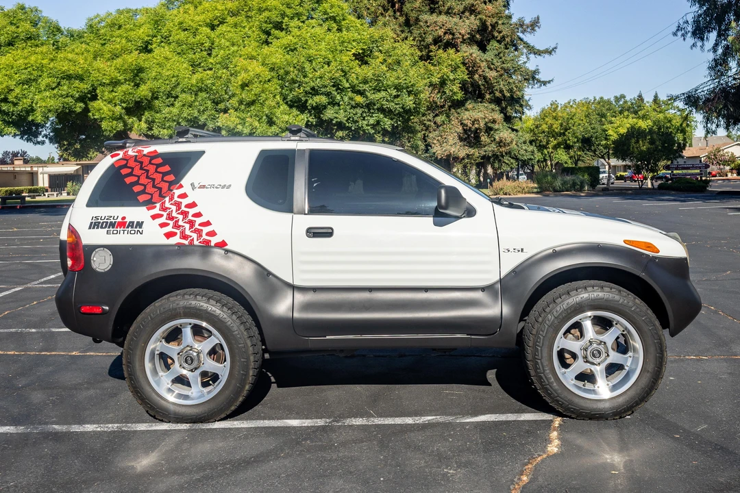 1999 Isuzu VehiCROSS - Image 8 of 31