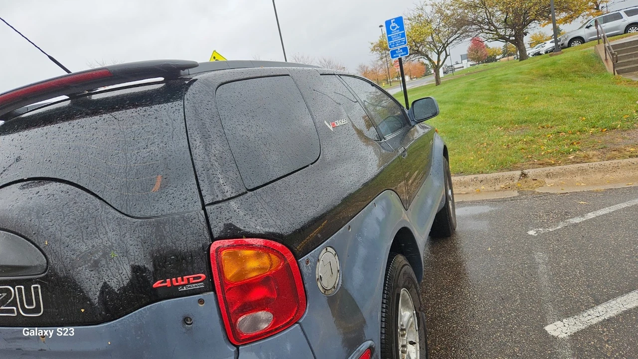 1999 Isuzu VehiCROSS - Image 2 of 4
