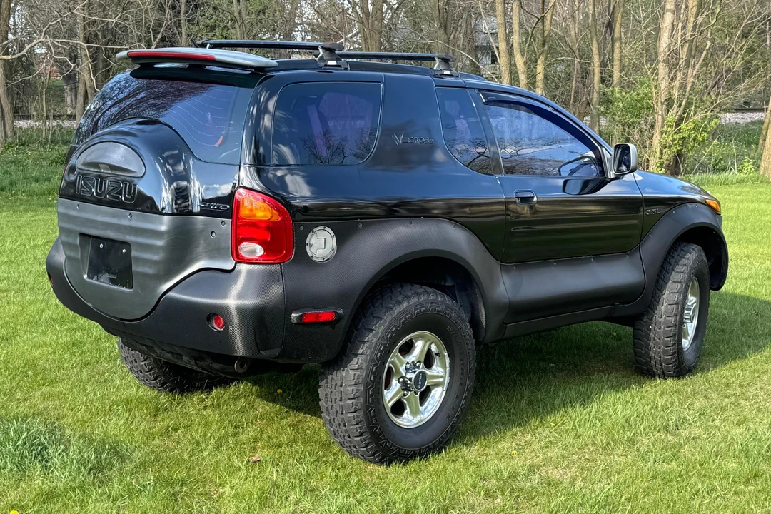 1999 Isuzu VehiCROSS - Image 4 of 31