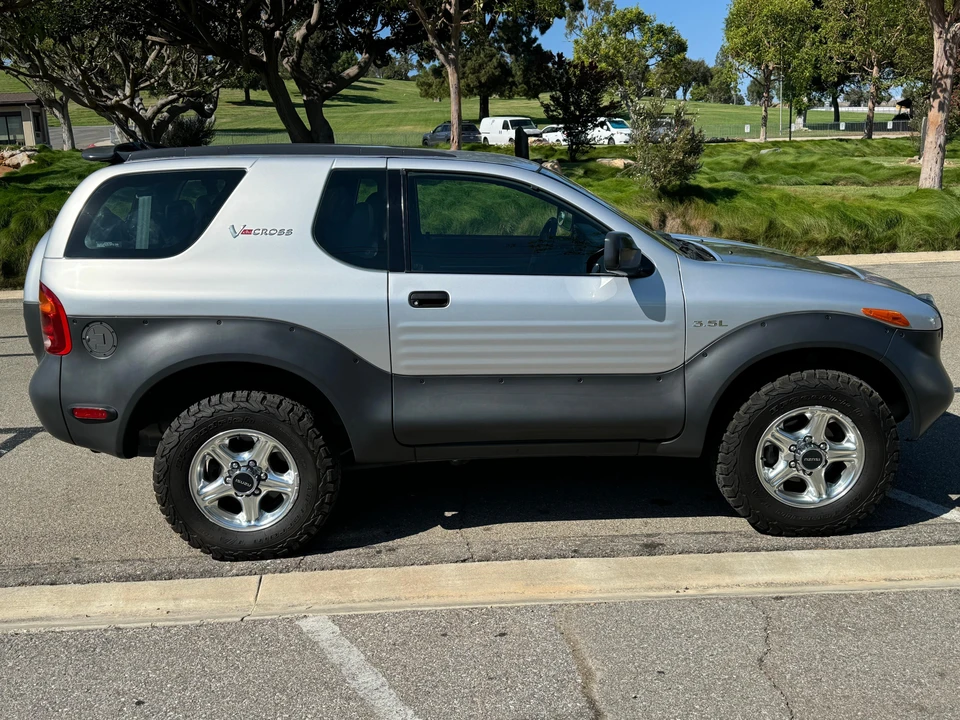 1999 Isuzu VehiCROSS - Image 10 of 31