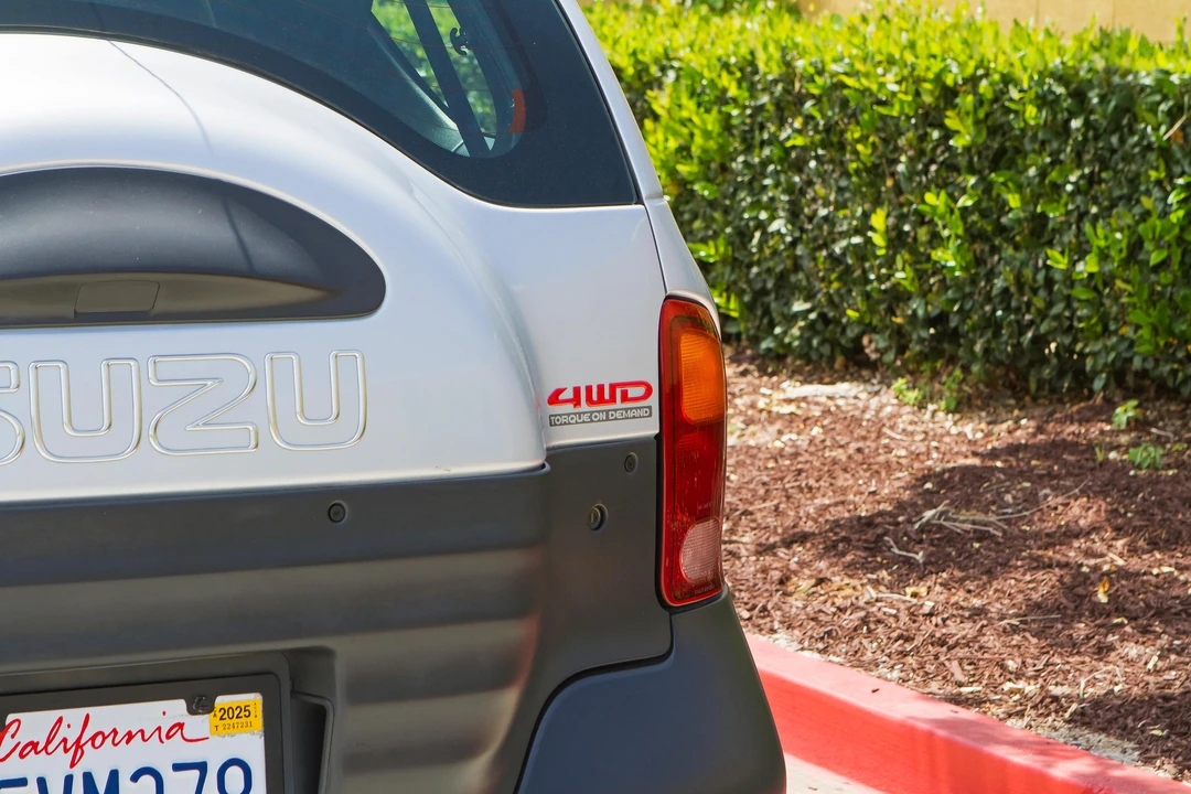 1999 Isuzu VehiCROSS - Image 29 of 31