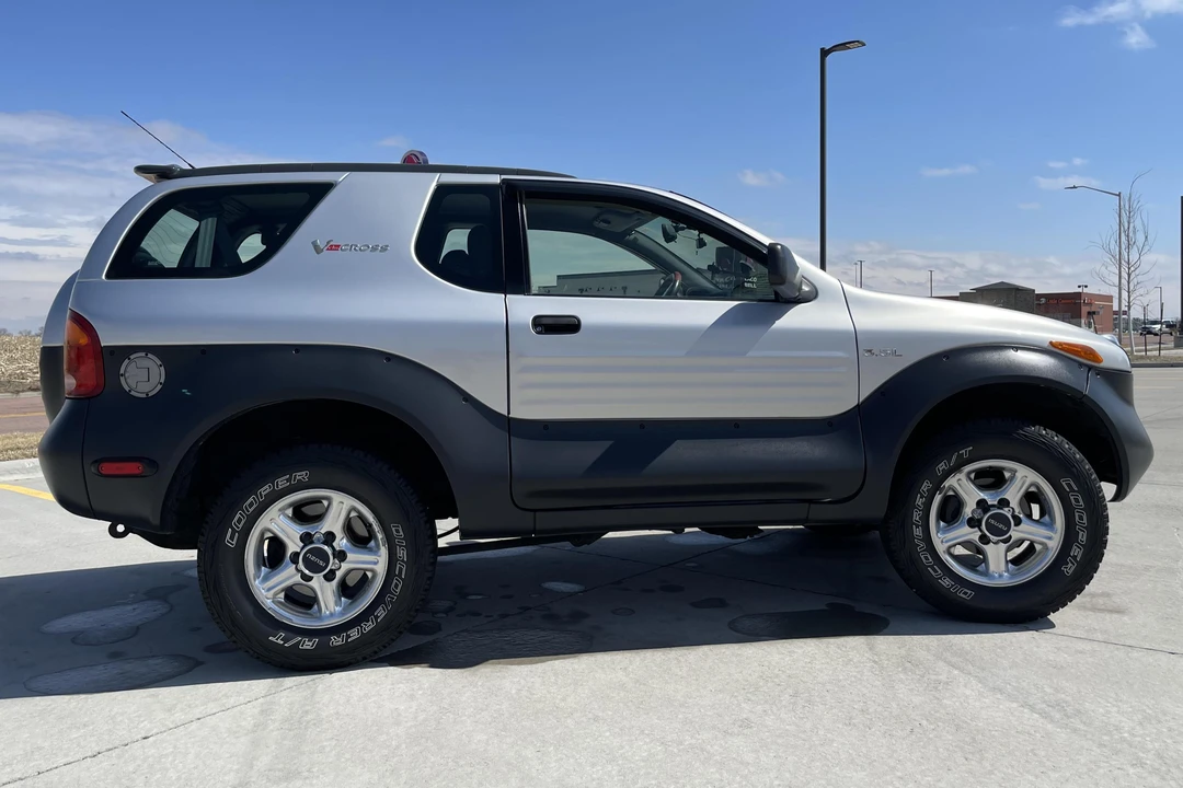 1999 Isuzu VehiCROSS - Image 3 of 31