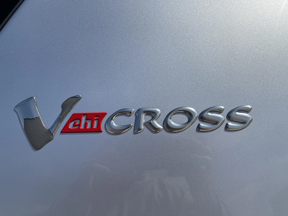 1999 Isuzu VehiCROSS - Image 18 of 31