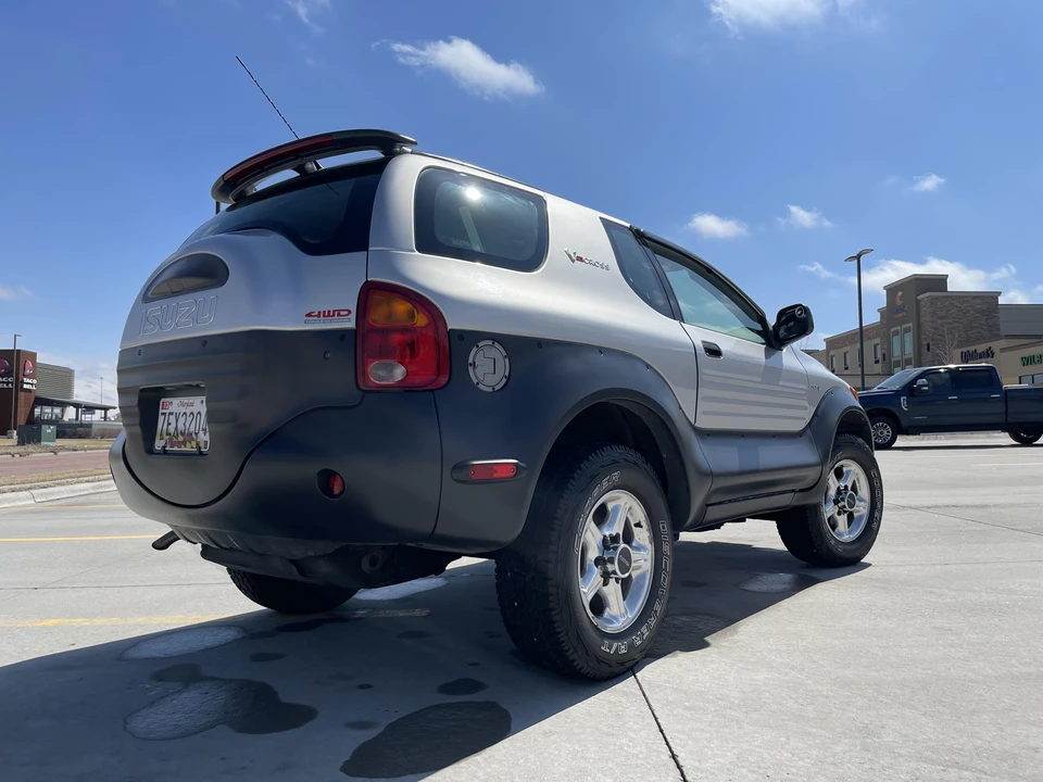 1999 Isuzu VehiCROSS - Image 8 of 31