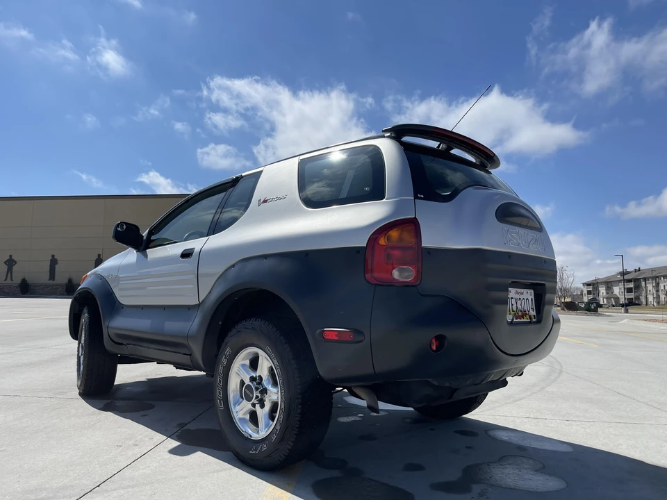 1999 Isuzu VehiCROSS - Image 7 of 31