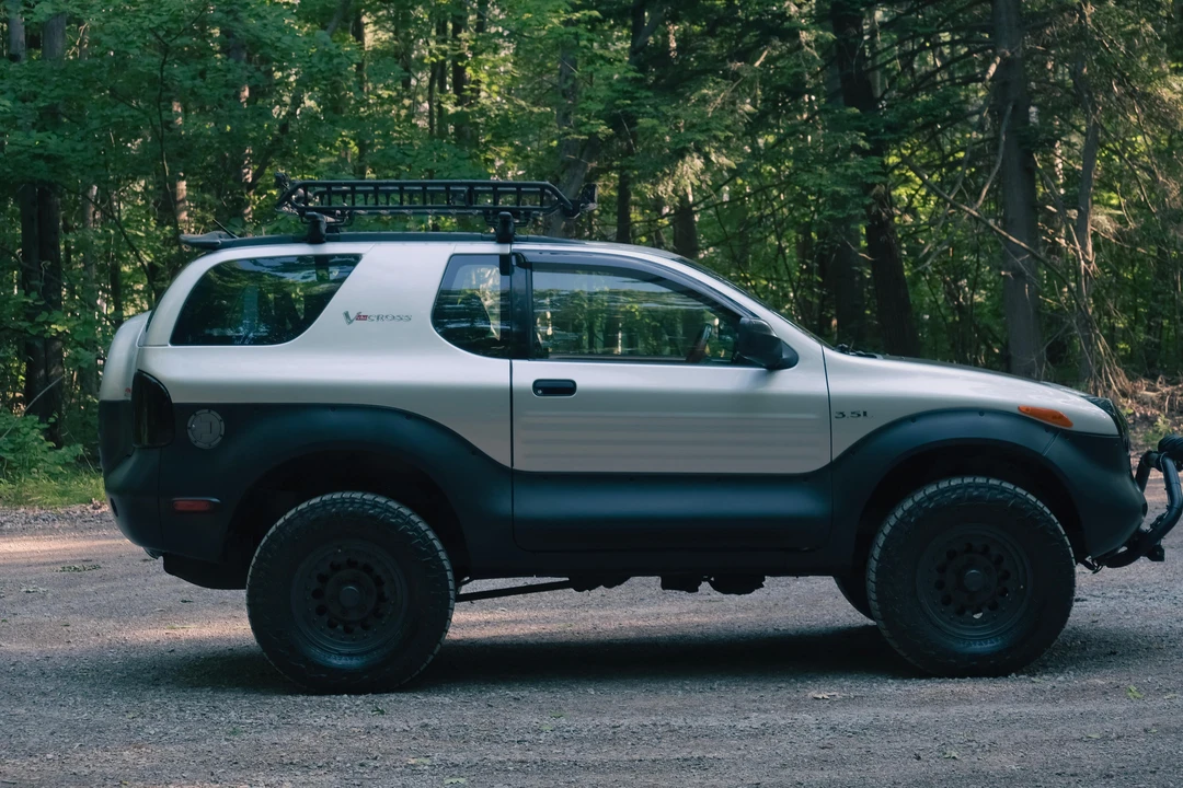1999 Isuzu VehiCROSS - Image 8 of 31