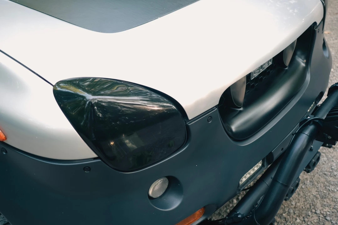 1999 Isuzu VehiCROSS - Image 9 of 31
