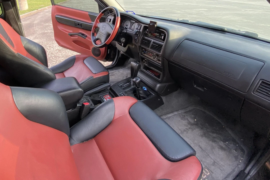 1999 Isuzu VehiCROSS - Image 27 of 31