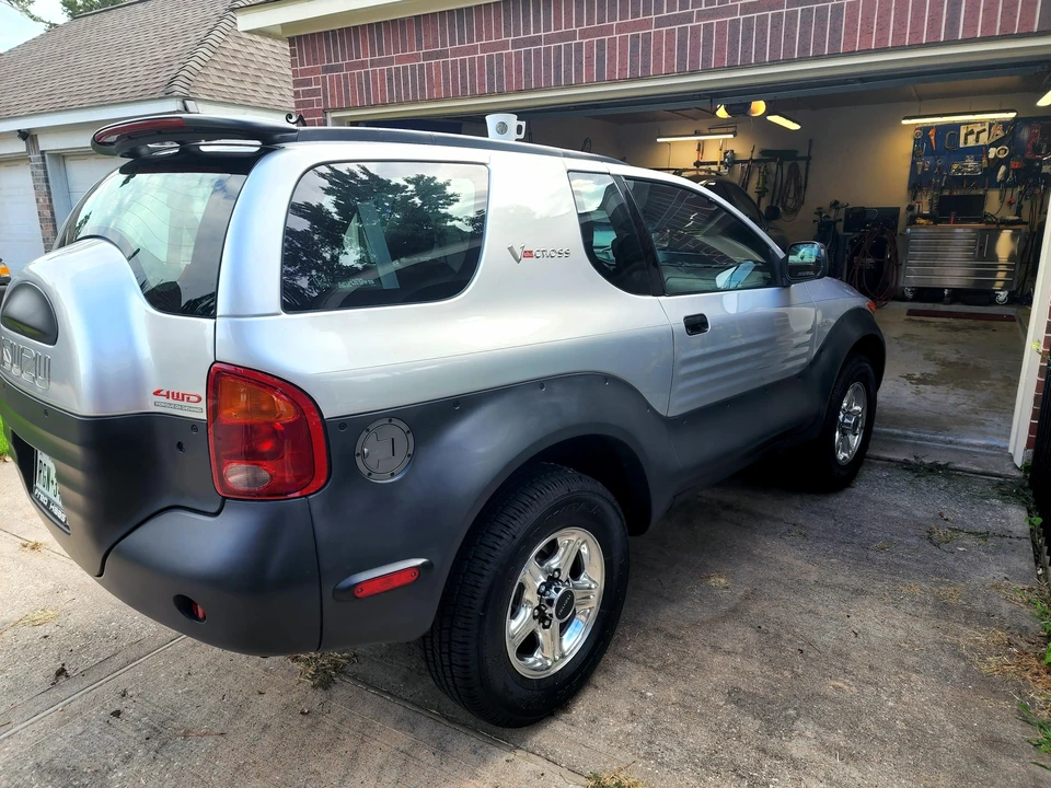 1999 Isuzu VehiCROSS - Image 16 of 31