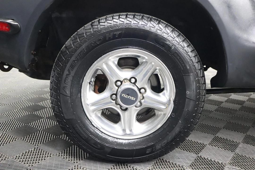 1999 Isuzu VehiCROSS - Image 27 of 31