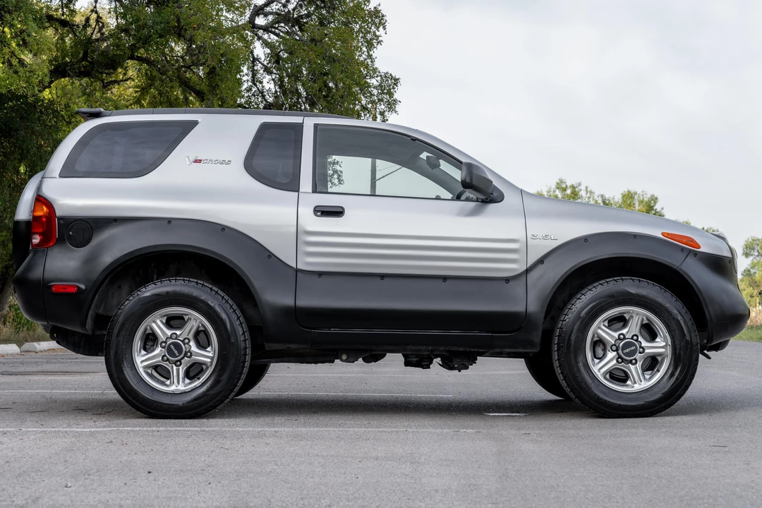 1999 Isuzu VehiCROSS - Image 11 of 31
