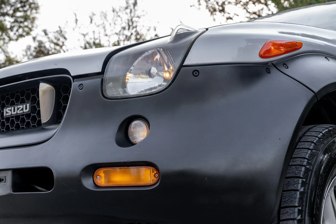 1999 Isuzu VehiCROSS - Image 14 of 31