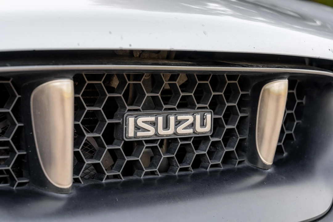1999 Isuzu VehiCROSS - Image 13 of 31