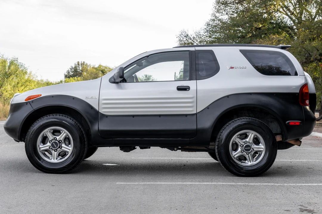 1999 Isuzu VehiCROSS - Image 3 of 31