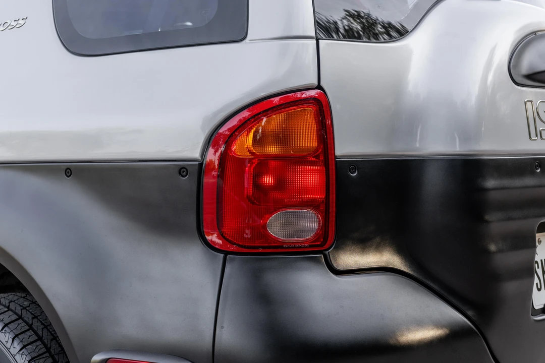 1999 Isuzu VehiCROSS - Image 28 of 31
