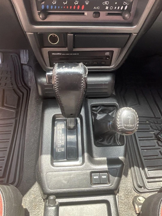 1999 Isuzu VehiCROSS - Image 5 of 9