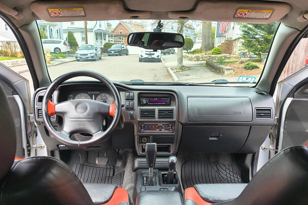 1999 Isuzu VehiCROSS - Image 29 of 31