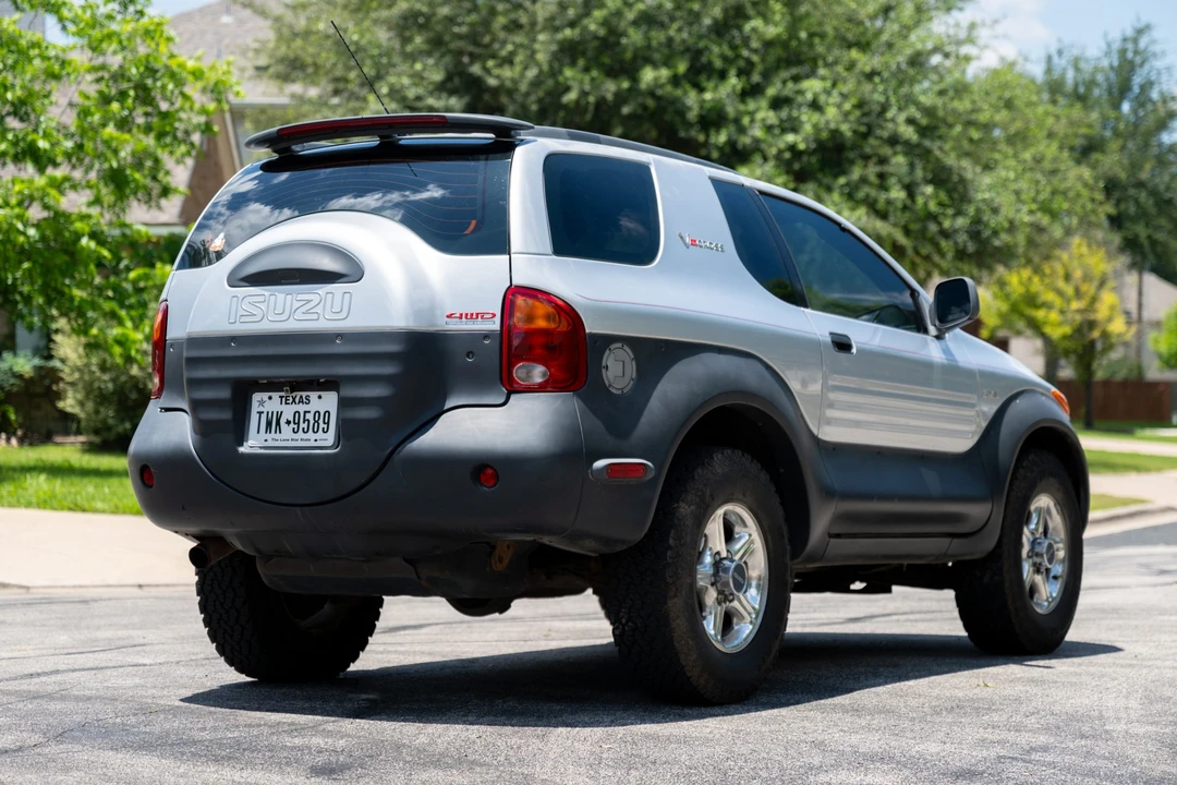 1999 Isuzu VehiCROSS - Image 5 of 31