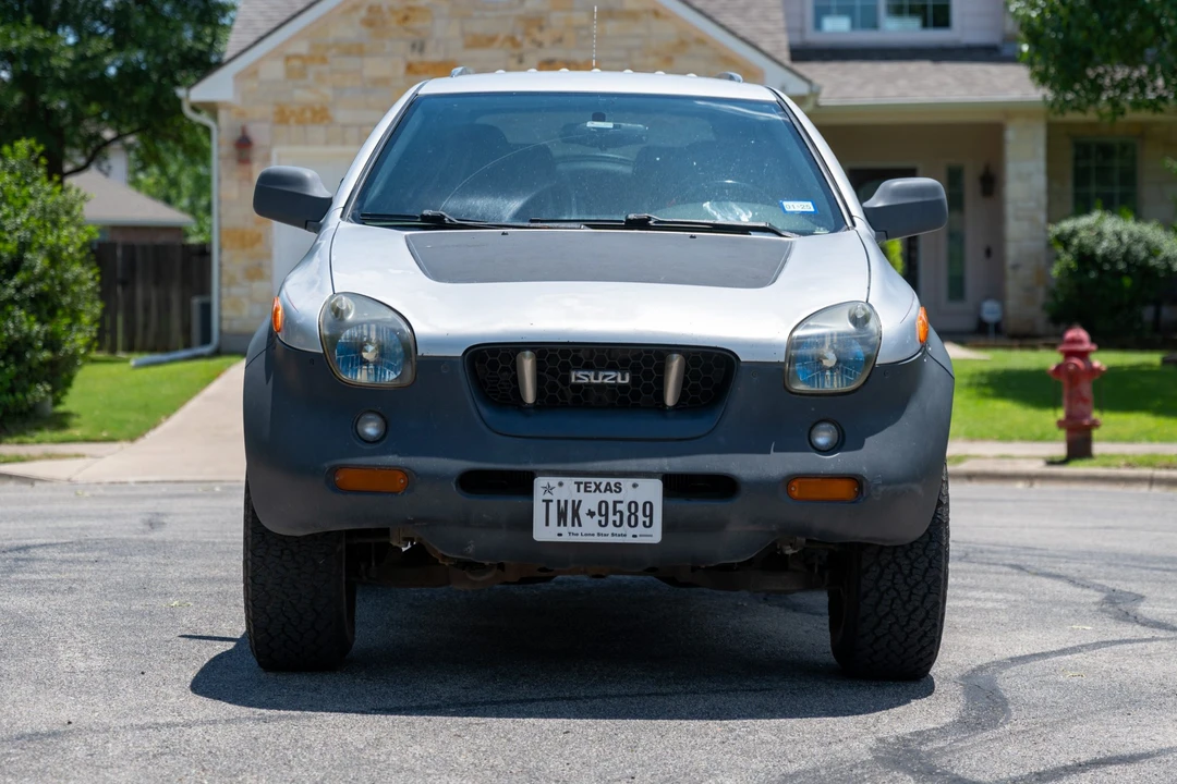 1999 Isuzu VehiCROSS - Image 2 of 31