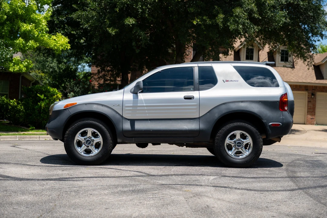 1999 Isuzu VehiCROSS - Image 8 of 31