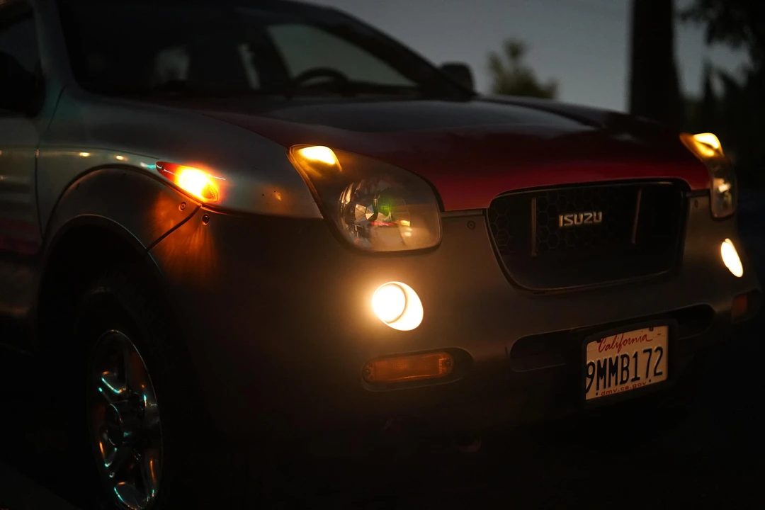 1999 Isuzu VehiCROSS - Image 29 of 31