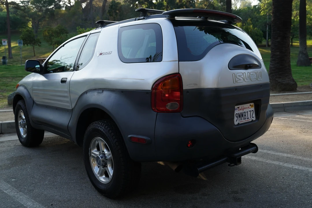 1999 Isuzu VehiCROSS - Image 17 of 31