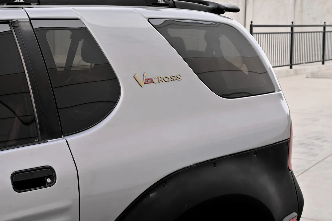 1999 Isuzu VehiCROSS - Image 18 of 31