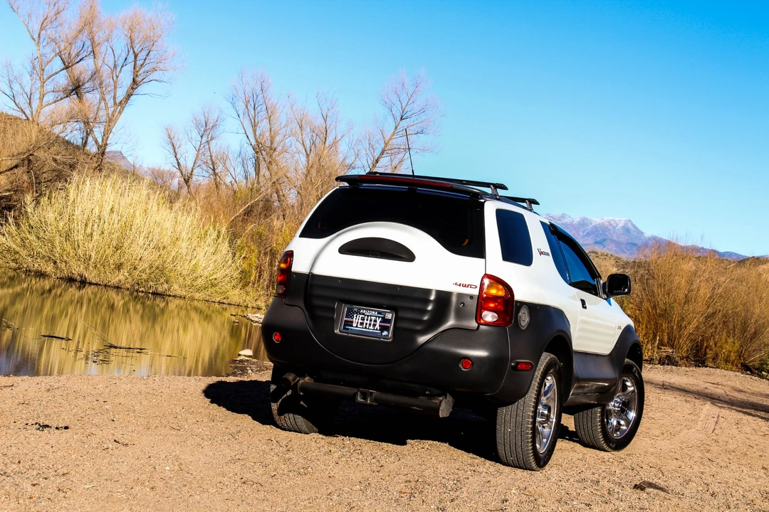 1999 Isuzu VehiCROSS - Image 2 of 31