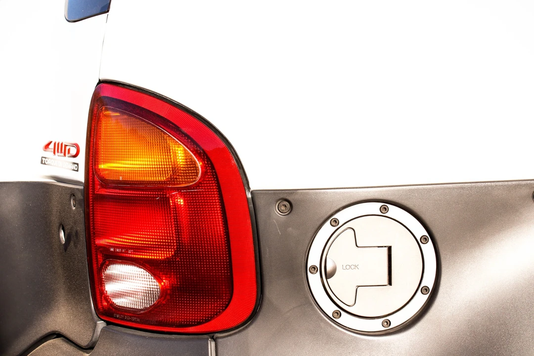 1999 Isuzu VehiCROSS - Image 16 of 31