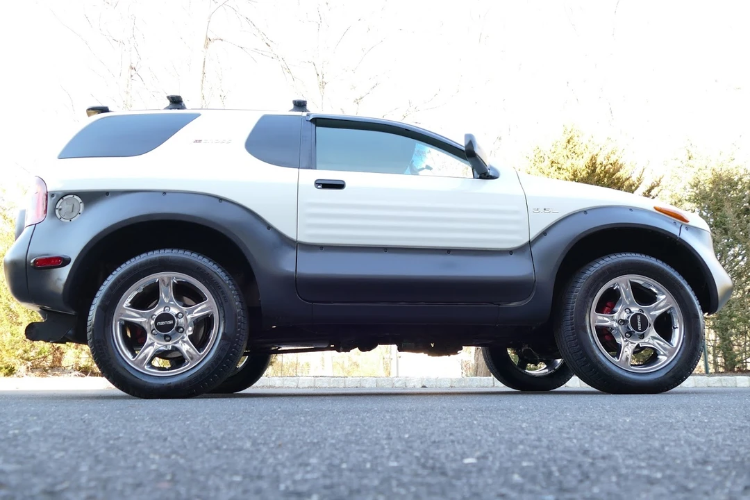 1999 Isuzu VehiCROSS - Image 8 of 31