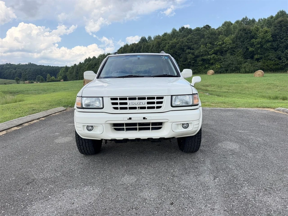 1999 Isuzu Rodeo - Image 2 of 30