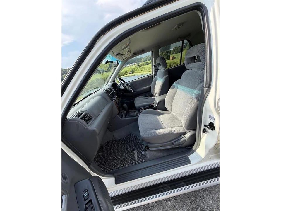 1999 Isuzu Rodeo - Image 10 of 30