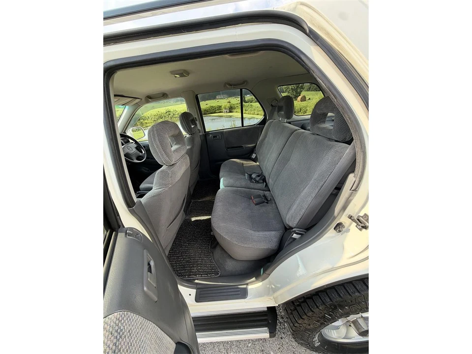 1999 Isuzu Rodeo - Image 12 of 30