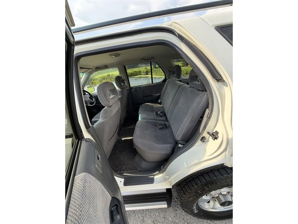 1999 Isuzu Rodeo - Image 15 of 30