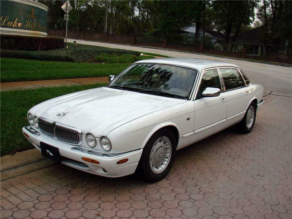 1999 Jaguar X308 XJ - Image 2 of 4